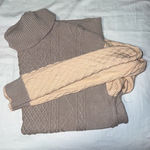 NWOT- Cyrus knit turtleneck sweater - Picture 2 of 3